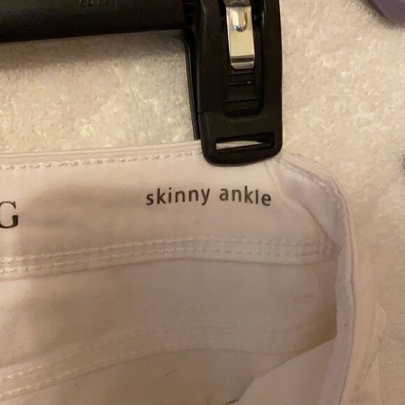White skinny ankle jeans  - Picture 3 of 6